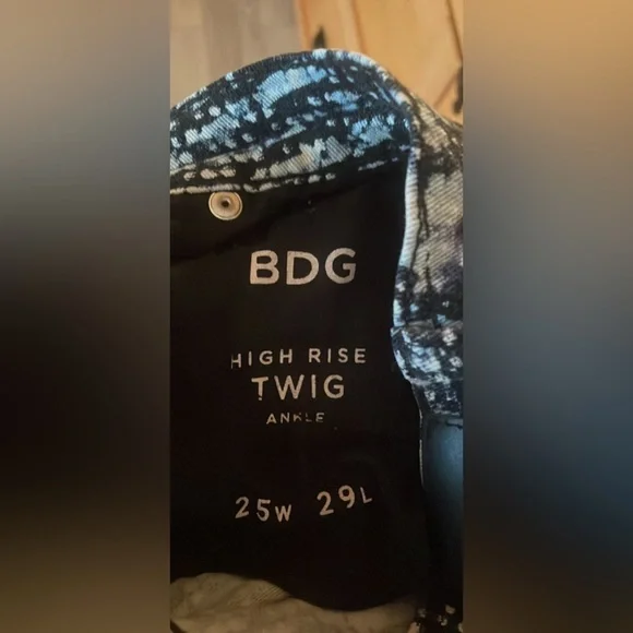 Jeans - Picture 4 of 5